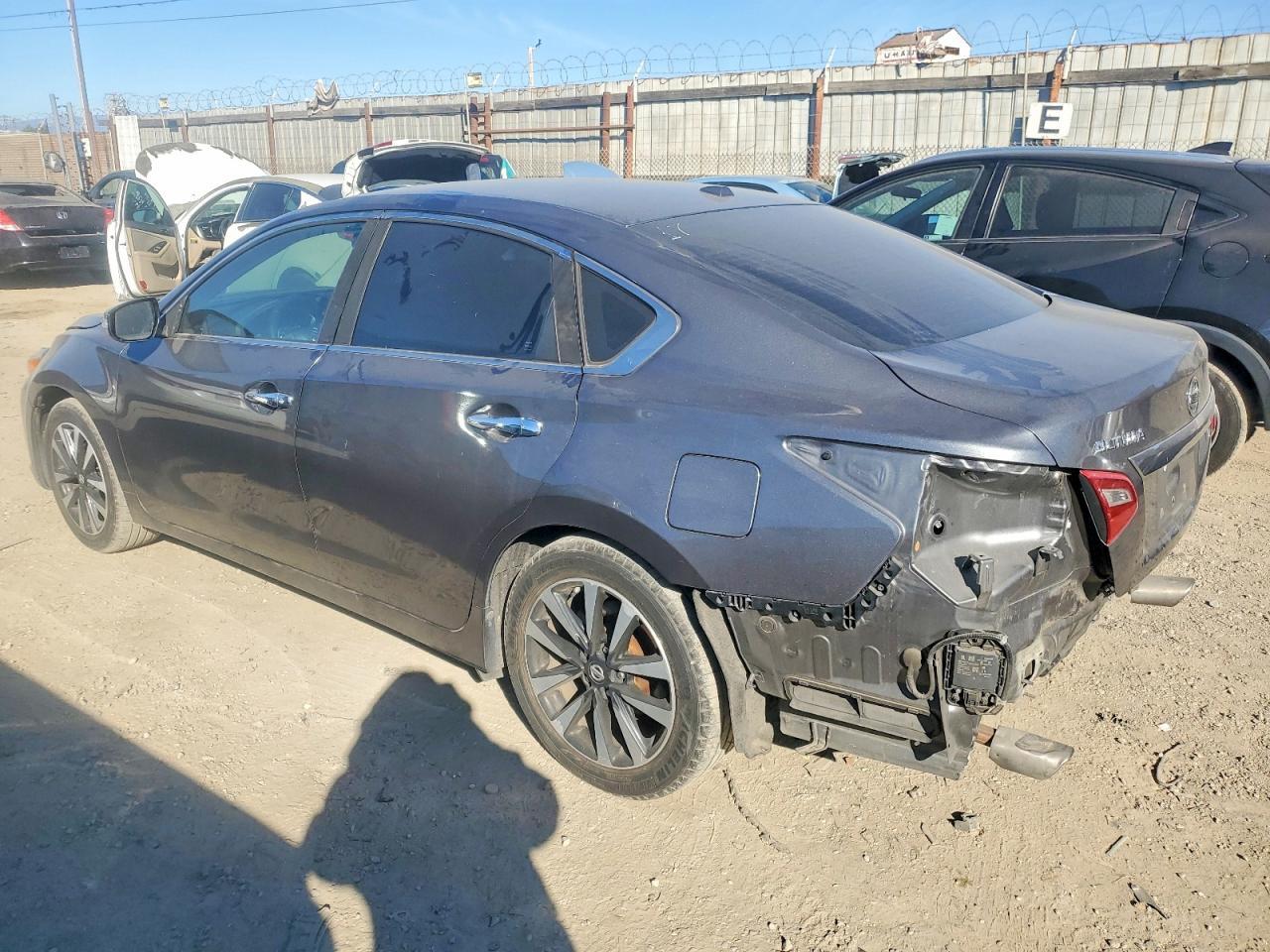 2018 Nissan Altima 2.5 - Фото 2