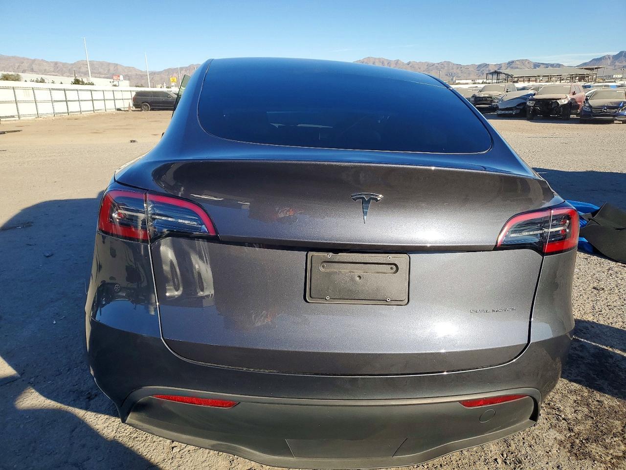 2023 Tesla Model Y - Фото 6