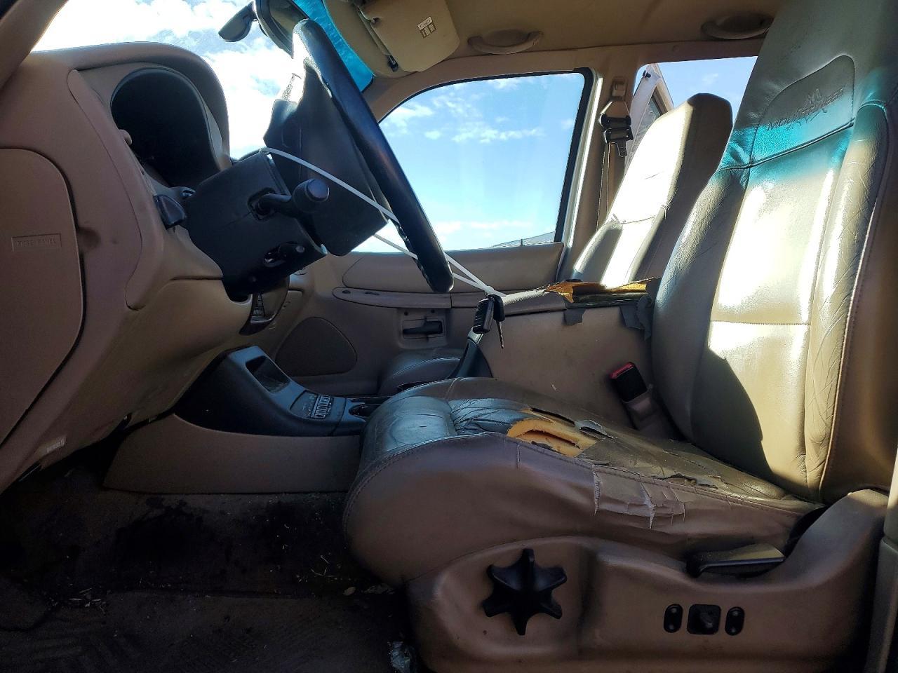2000 Mercury Mountaineer - Image 7
