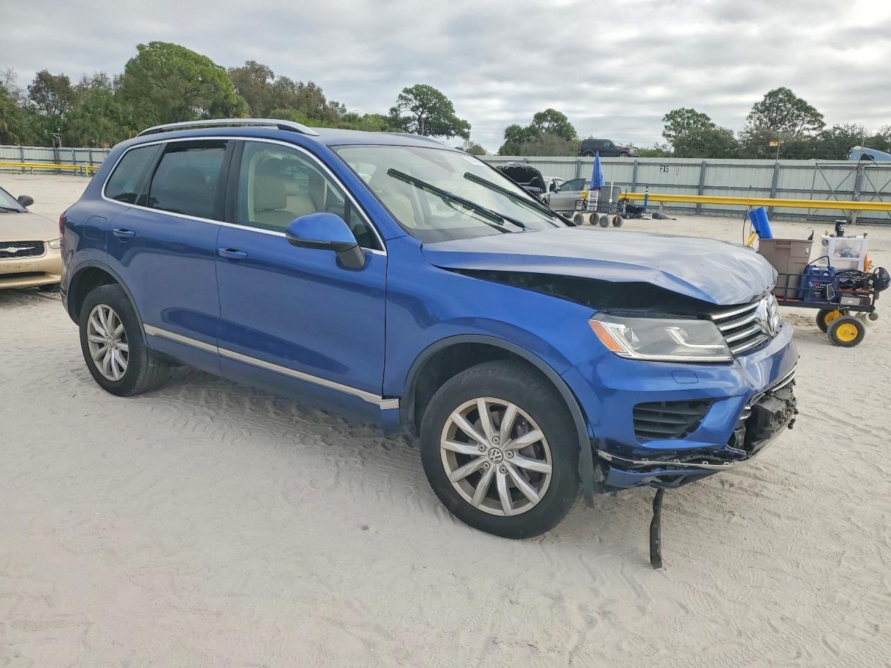 2016 Volkswagen Touareg Sport - Фото 4