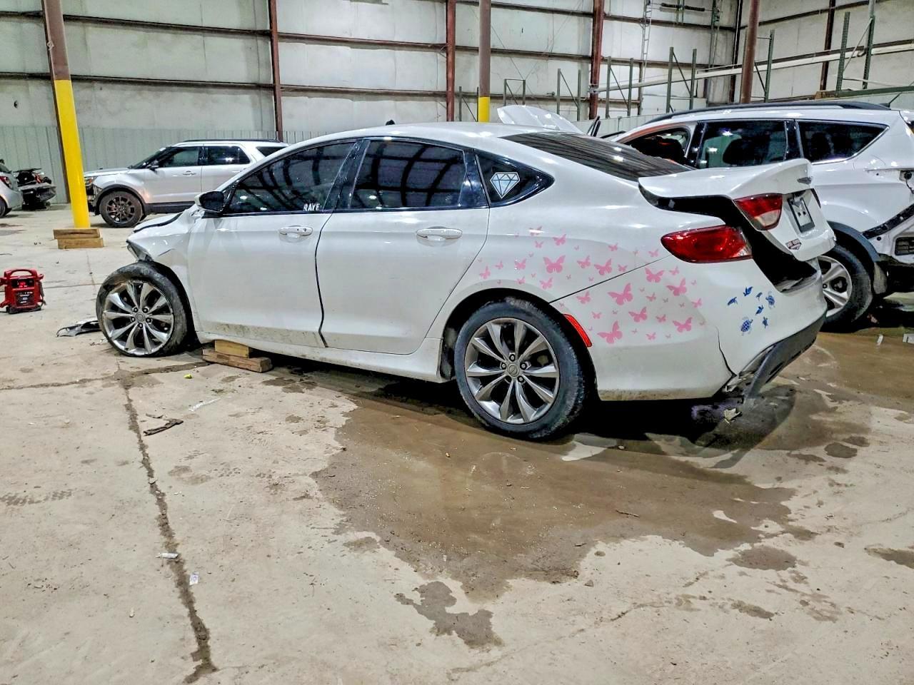 2015 Chrysler 200 S - Фото 2