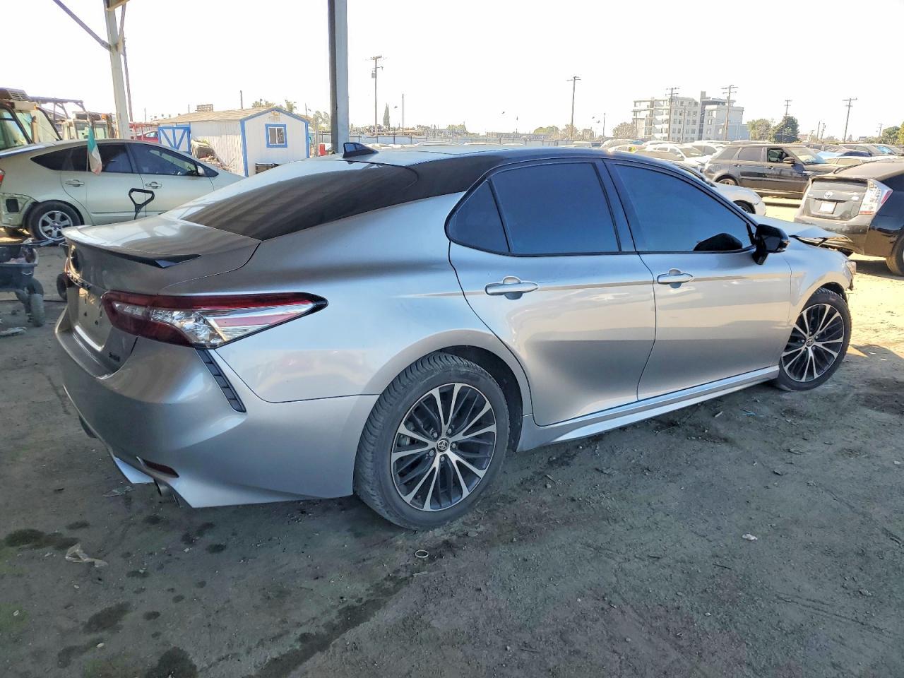 2019 Toyota Camry Xse - Image 3