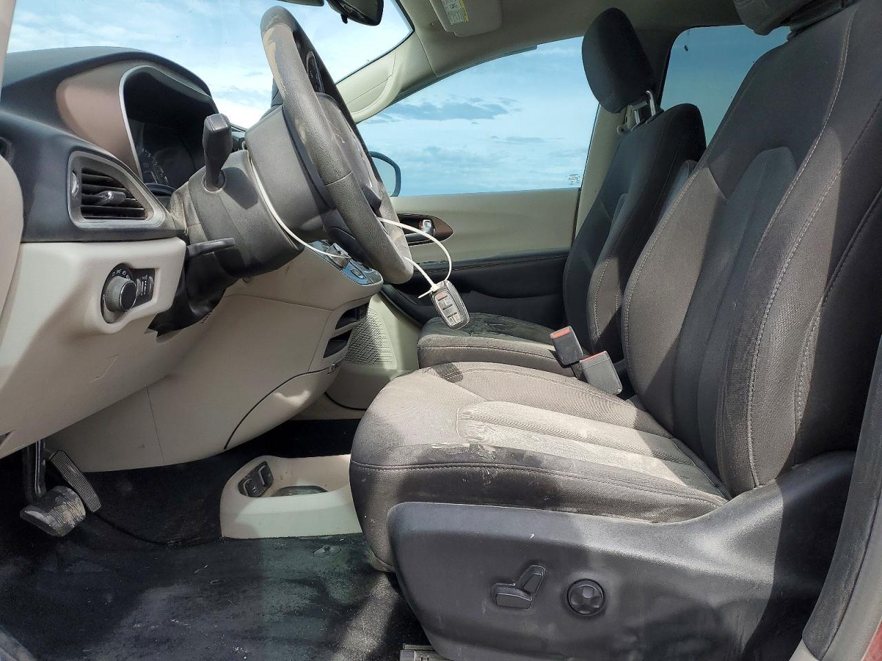 2017 Chrysler Pacifica Touring - Фото 7