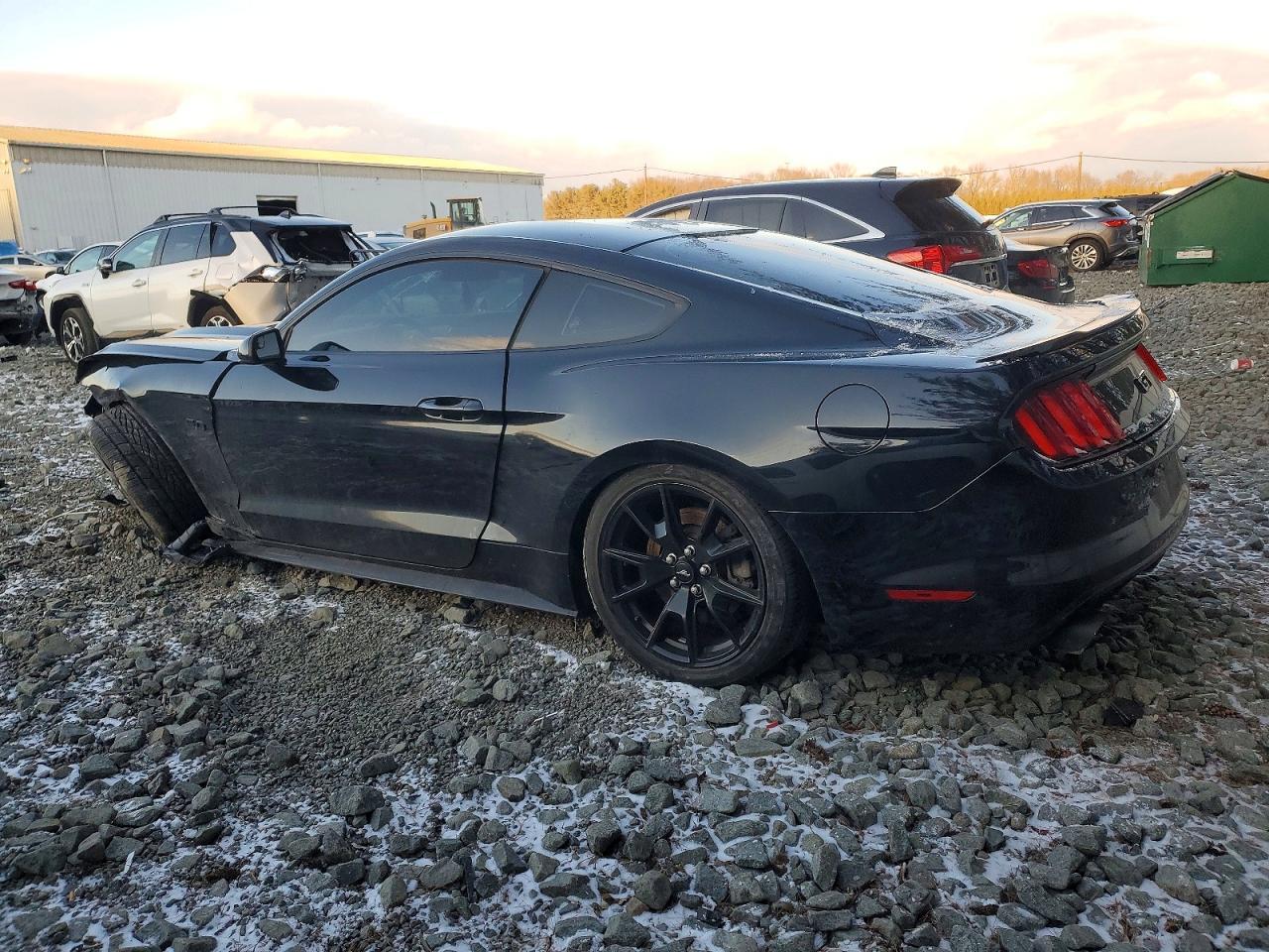 2017 Ford Mustang Gt - Фото 2