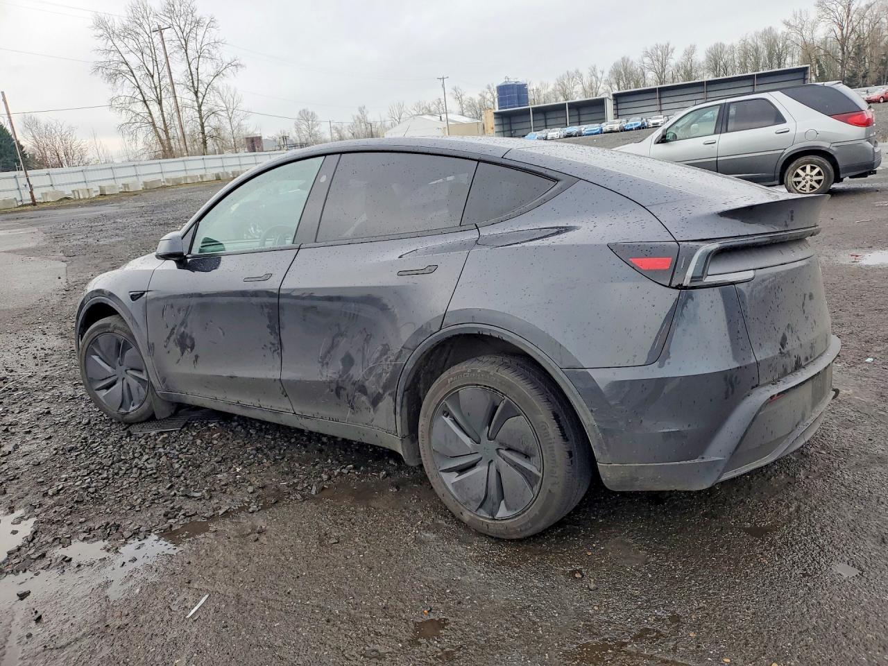 2026 Tesla Model Y - Фото 2