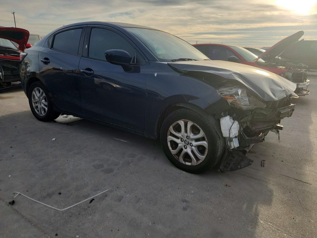 2017 Toyota Yaris Ia - Фото 4