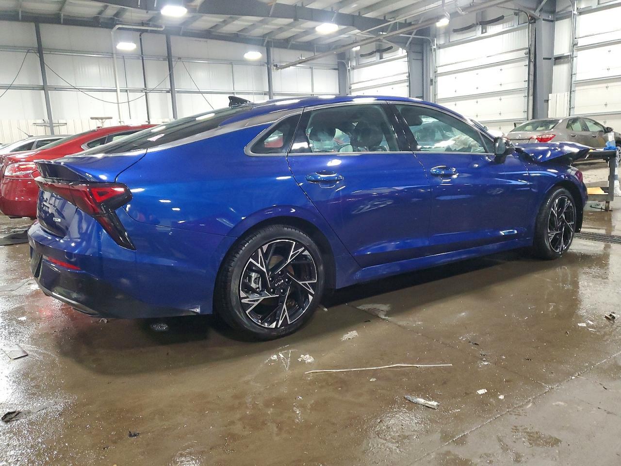 2025 Kia K5 Gt Line - Image 3