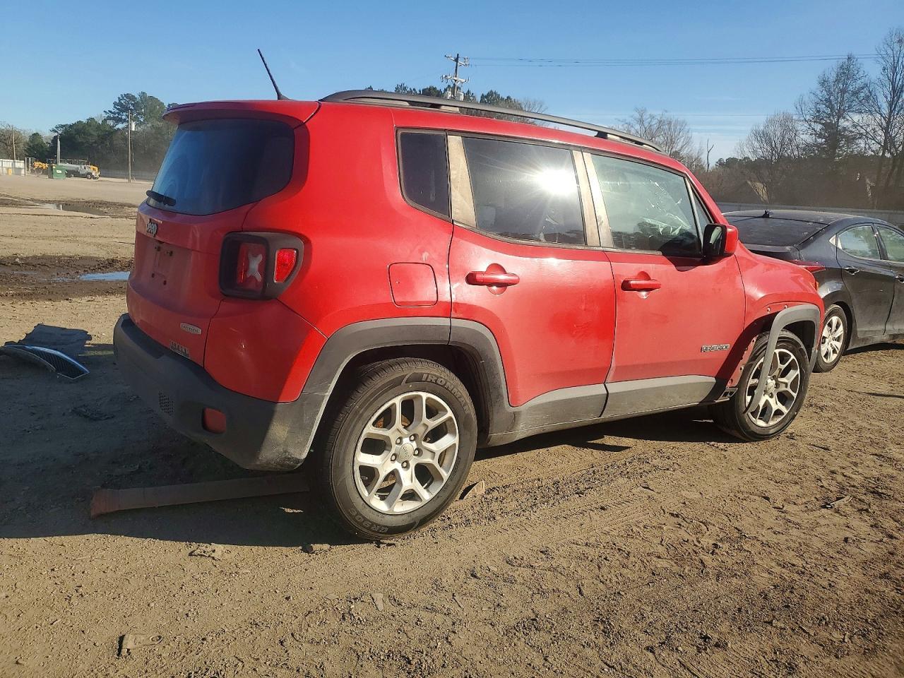 2017 Jeep Renegade Latitude - Image 3