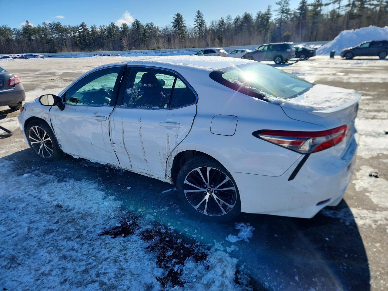 2018 Toyota Camry L - Фото 2