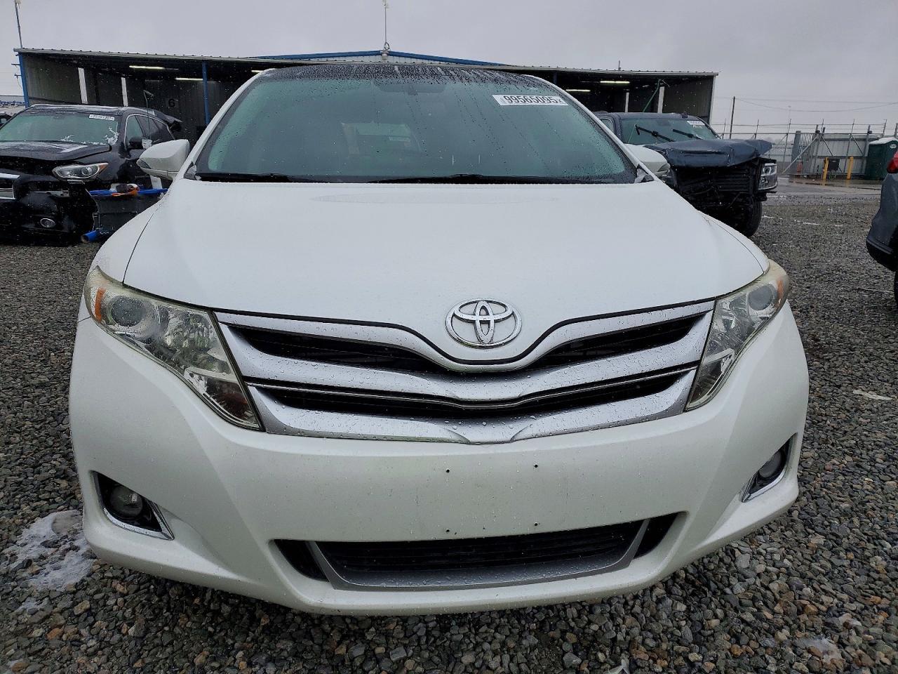 2015 Toyota Venza Le - Image 5