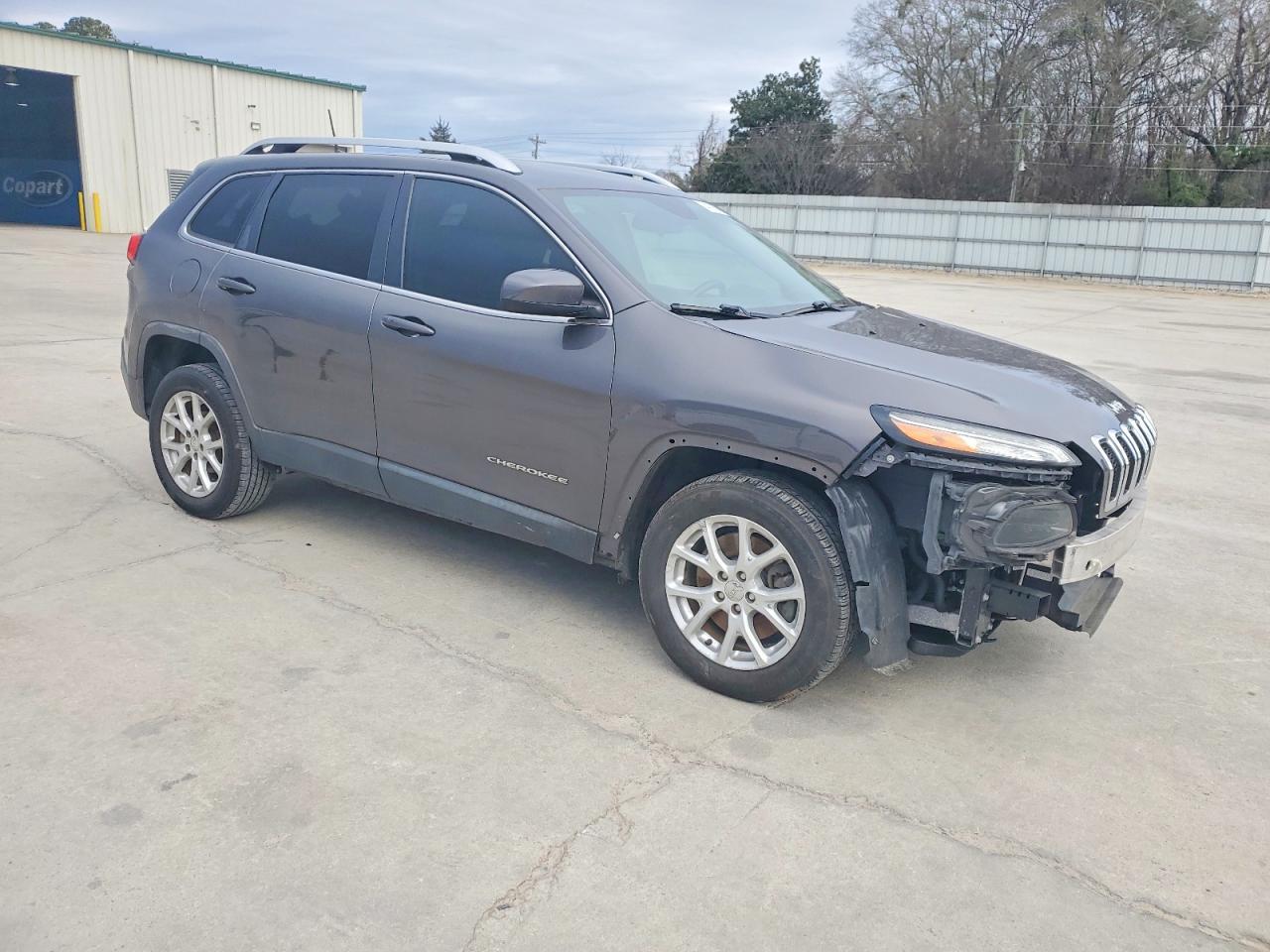 2018 Jeep Cherokee Latitude Plus - Image 4