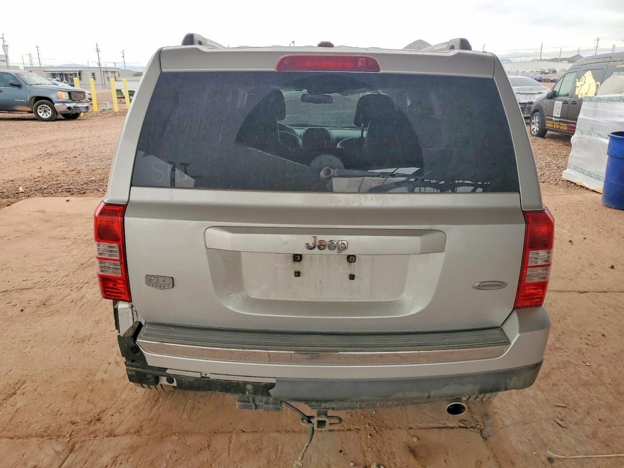 2011 Jeep Patriot Latitude - Фото 6