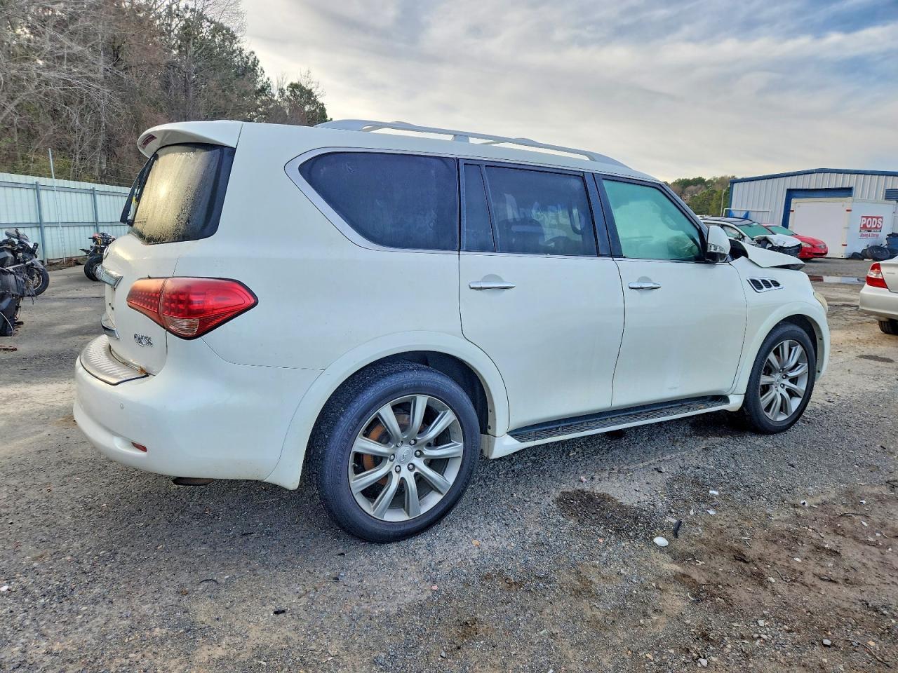 2012 Infiniti Qx56 - Image 3