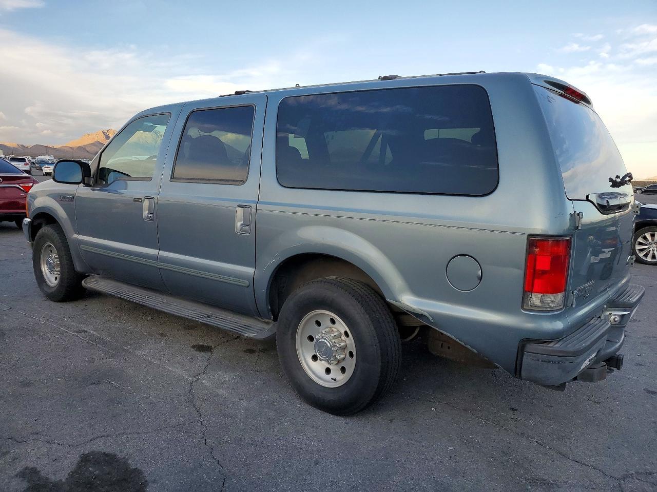 2000 Ford Excursion Xlt - Image 2