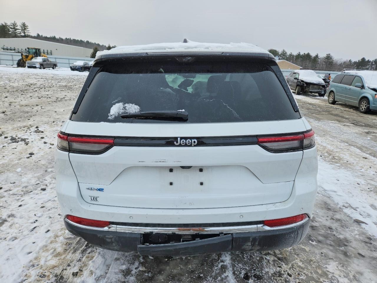 2025 Jeep Grand Cherokee 4Xe - Image 6