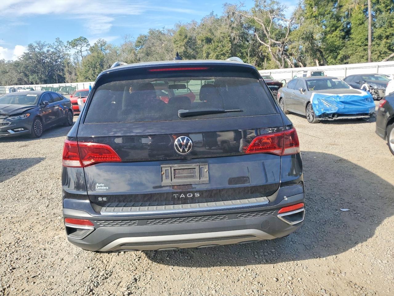 2022 Volkswagen Taos Se - Image 6