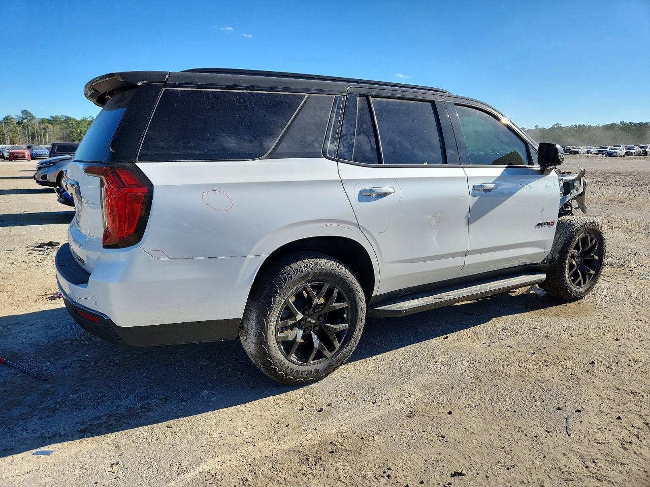 2024 GMC Yukon At4 - Фото 3