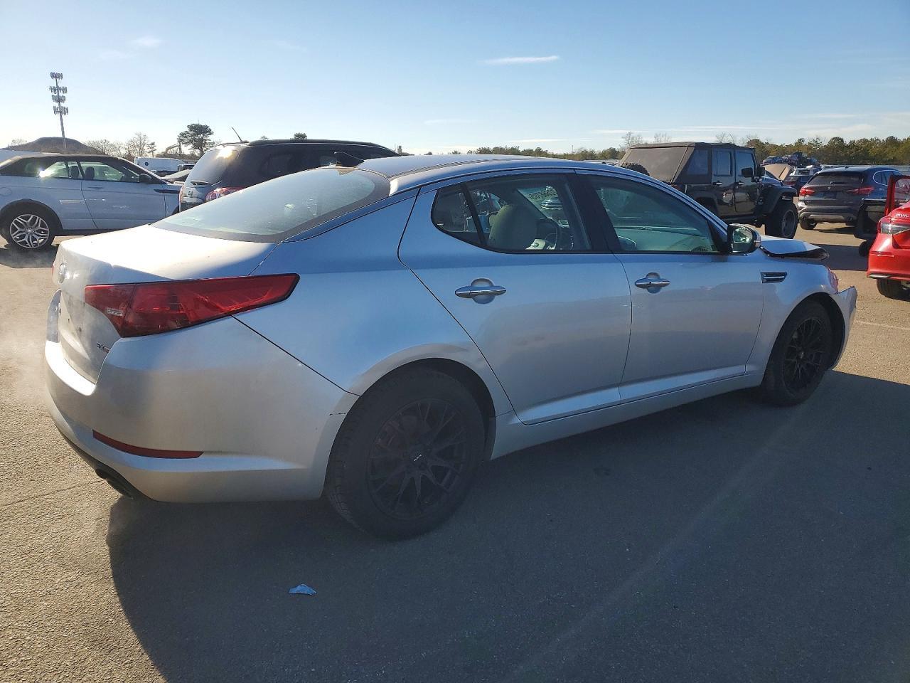 2013 Kia Optima Ex - Image 3