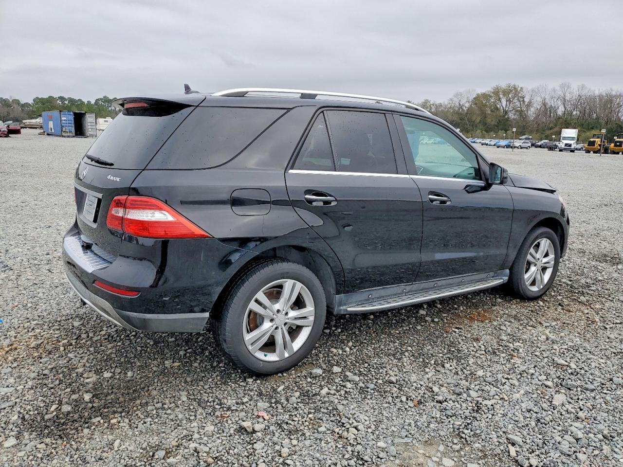 2014 Mercedes-Benz Ml 350 4Matic - Image 3