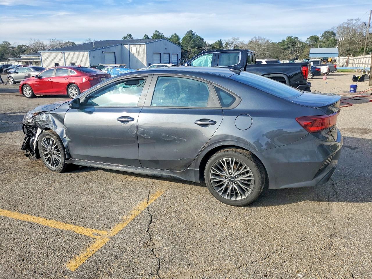 2023 Kia Forte Gt Line - Image 2