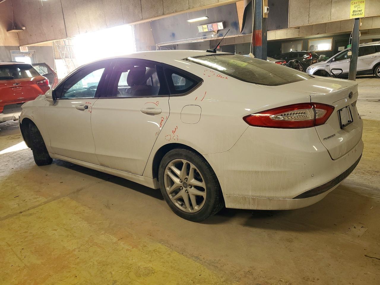 2013 Ford Fusion Se - Фото 2