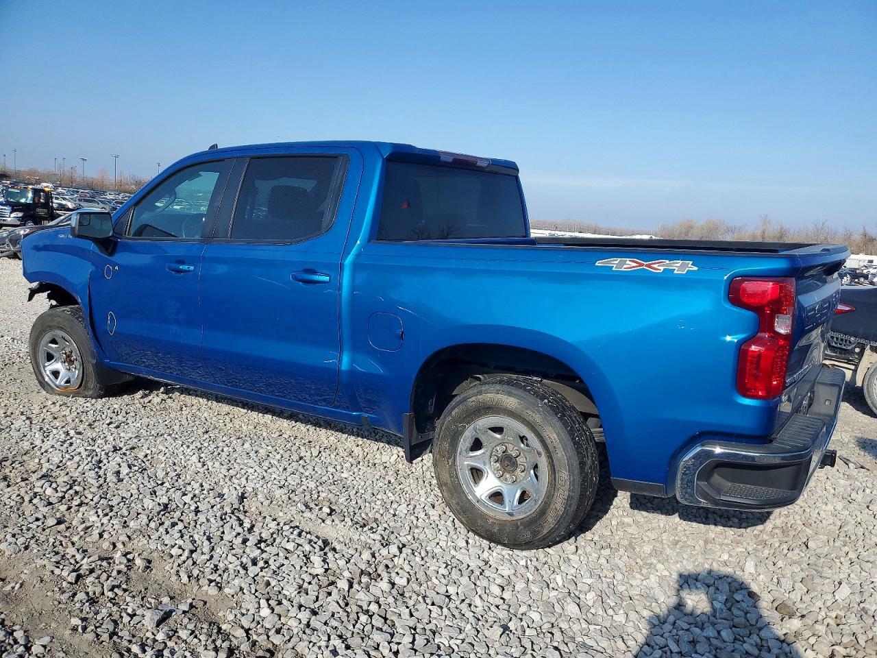 2022 Chevrolet Silverado K1500 Lt - Фото 2
