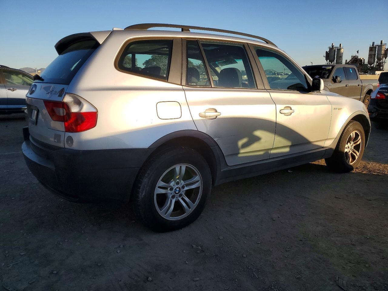 2005 BMW X3 3.0I - Фото 3