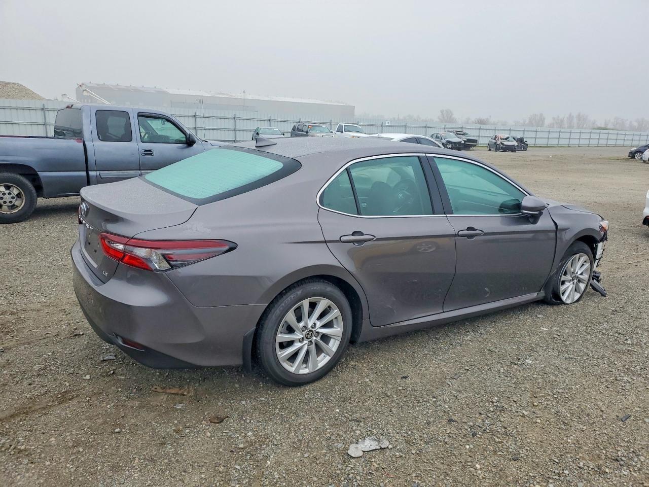 2024 Toyota Camry Le - Фото 3