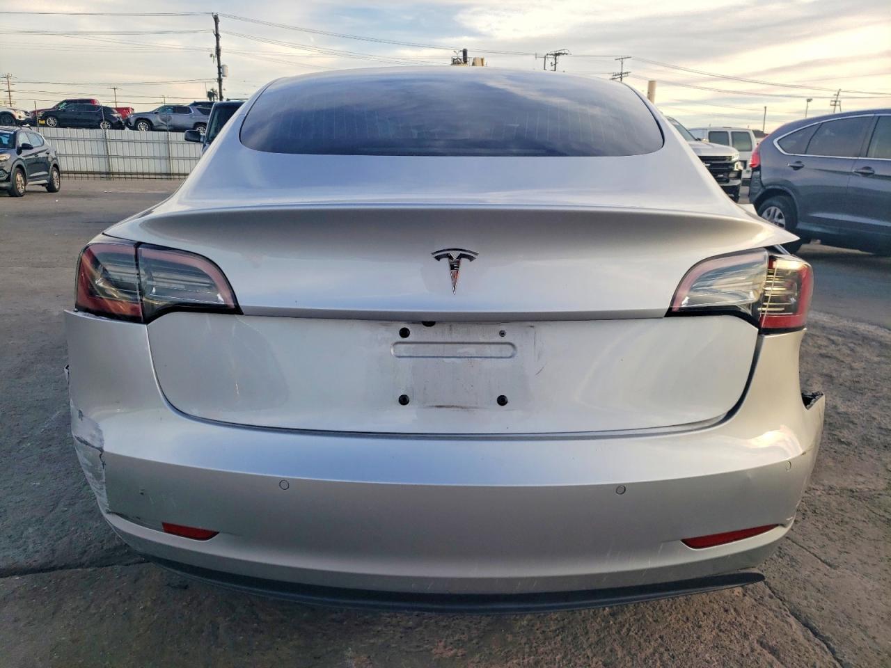 2018 Tesla Model 3 - Фото 6