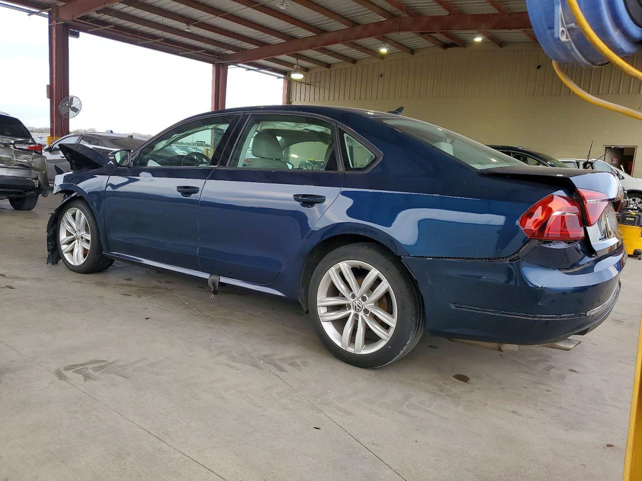 2019 Volkswagen Passat Wolfsburg - Фото 2