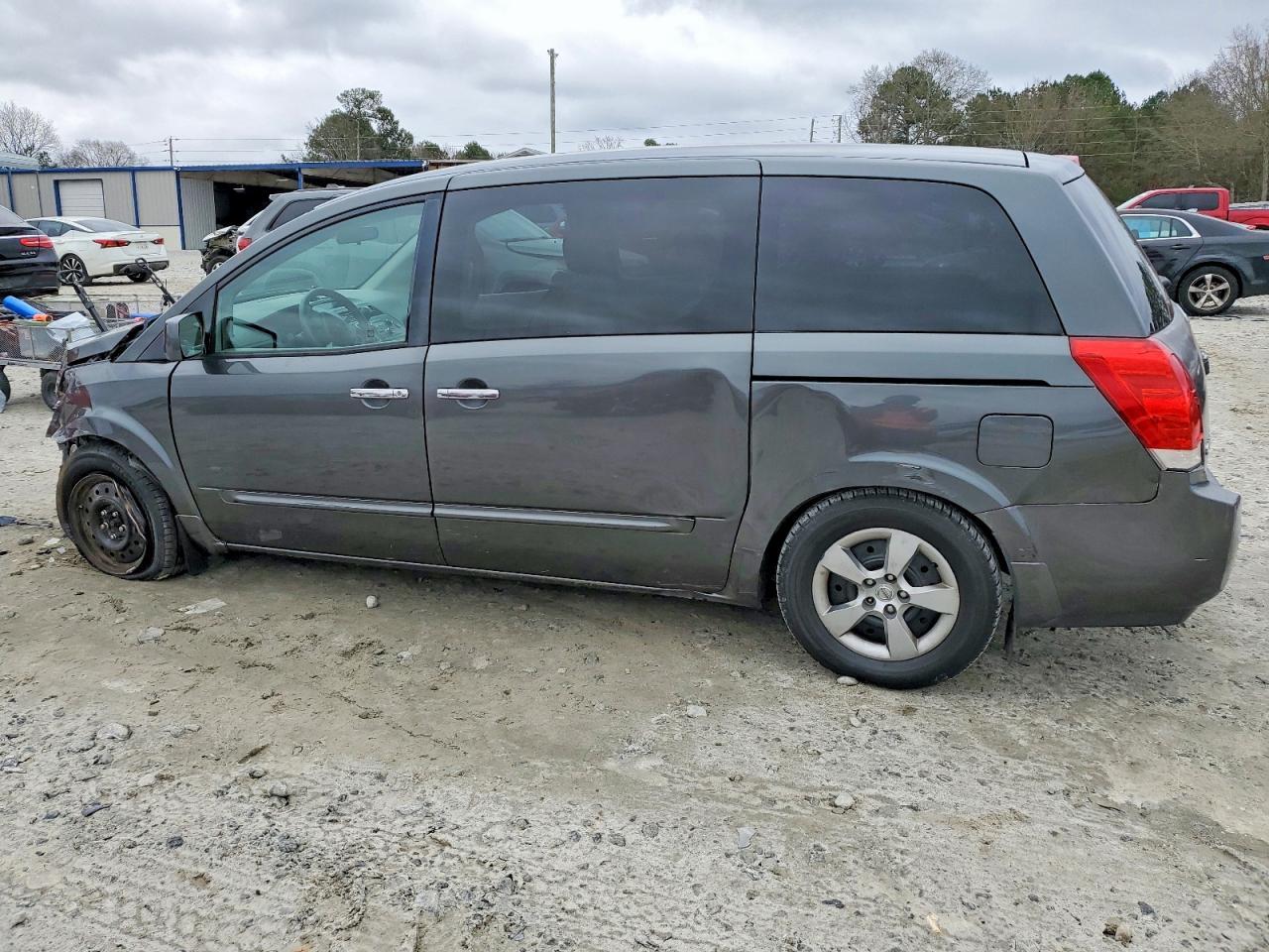 2008 Nissan Quest S - Image 2