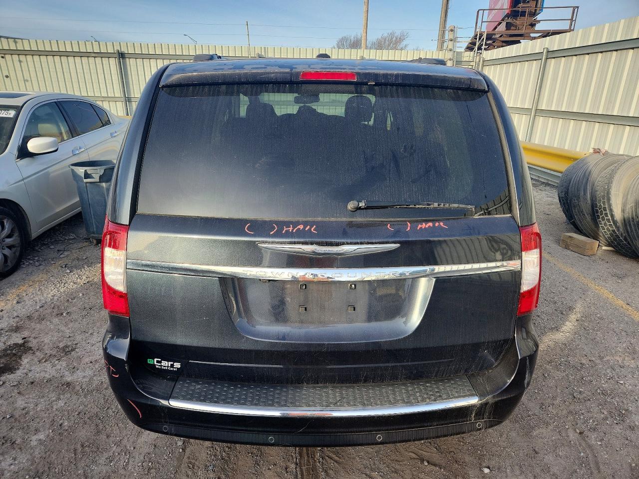 2013 Chrysler Town & Country Touring L - Фото 6