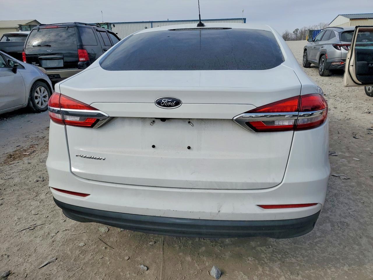 2019 Ford Fusion S - Фото 6