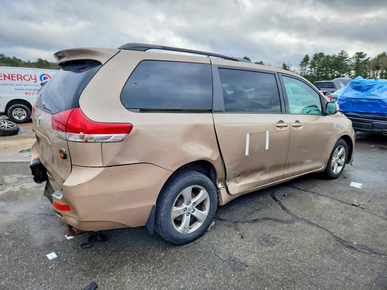 2014 Toyota Sienna Le - Фото 3