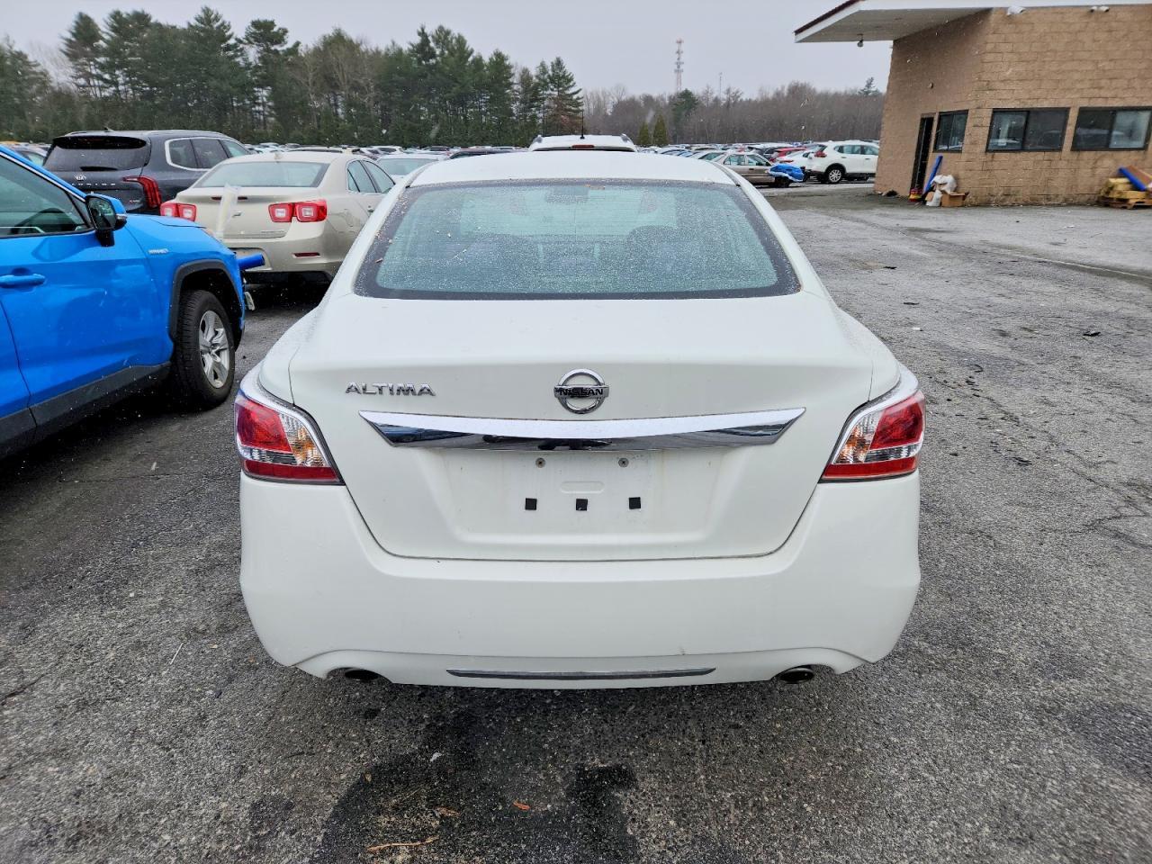 2015 Nissan Altima 2.5 S - Image 6
