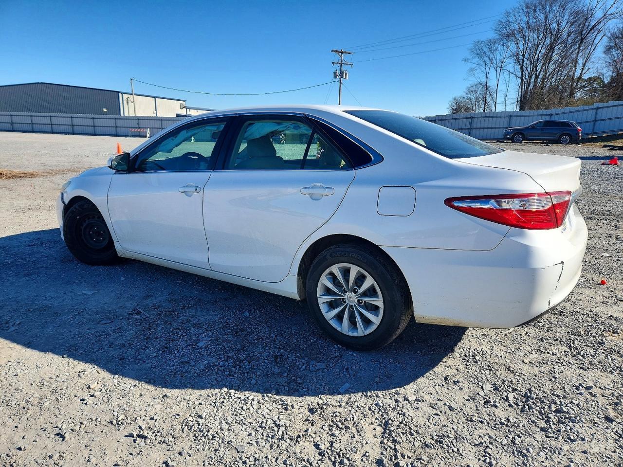 2015 Toyota Camry Le - Фото 2