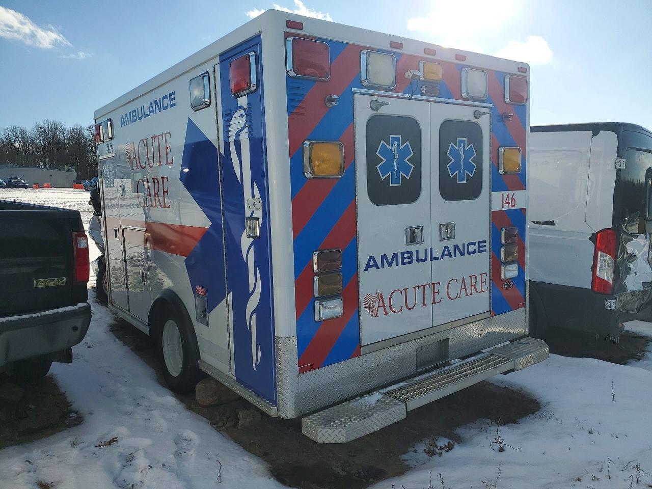 2019 Ford E350 Ambulance - Фото 2