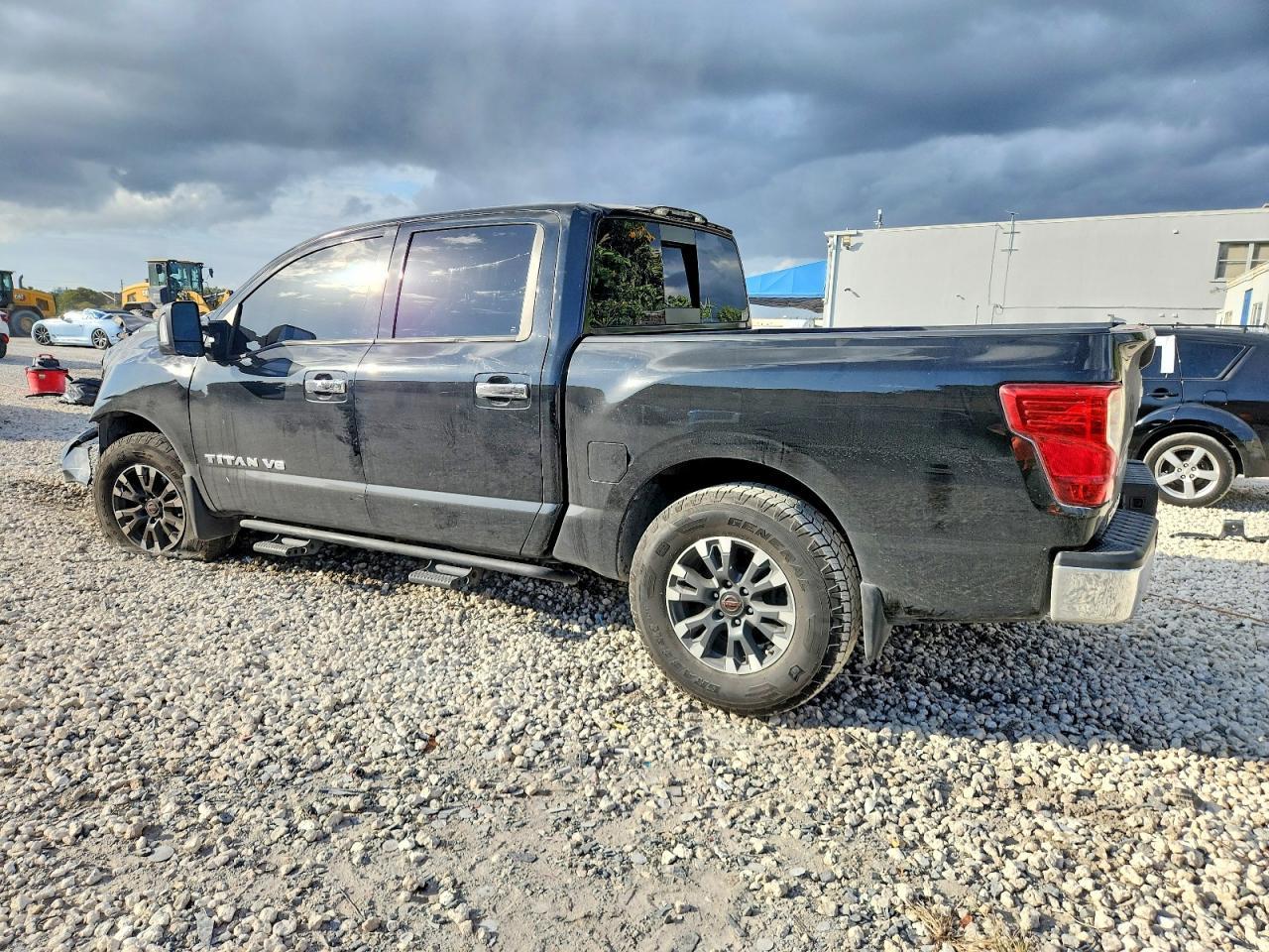 2018 Nissan Titan Sv - Фото 2