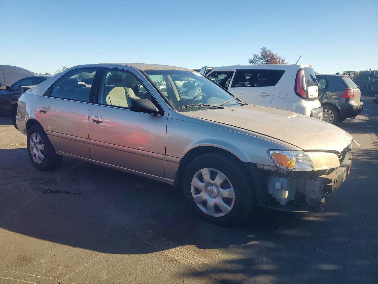 2000 Toyota Camry Le - Фото 4