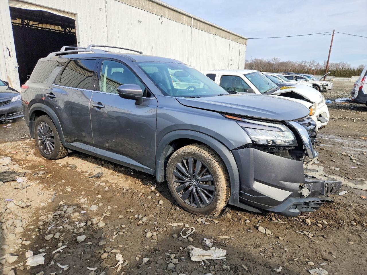 2022 Nissan Pathfinder Sl - Фото 4