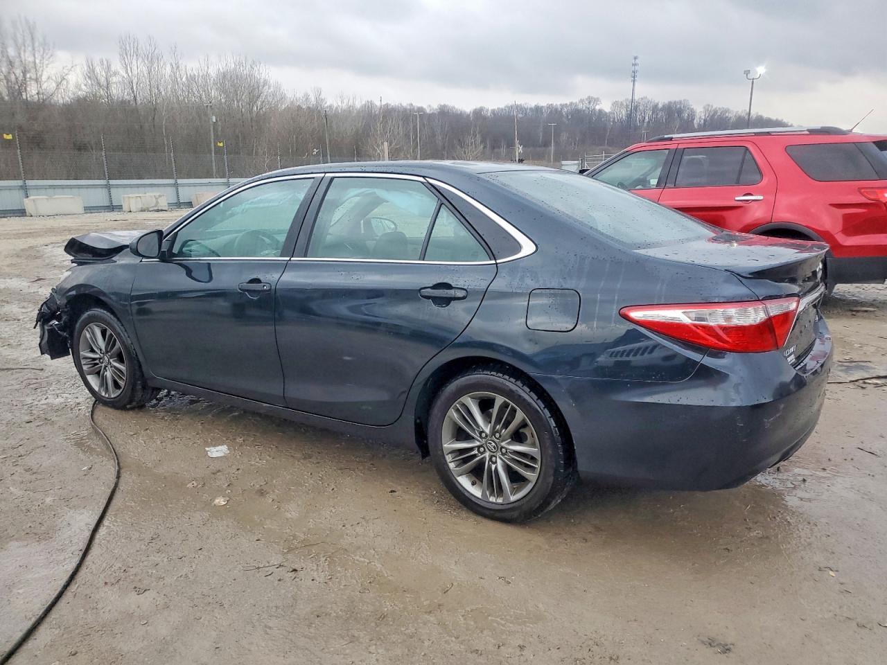 2016 Toyota Camry Le - Image 2
