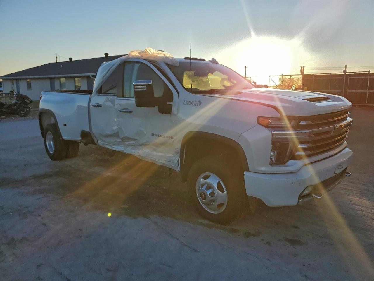 2022 Chevrolet Silverado K3500 High Country - Фото 4