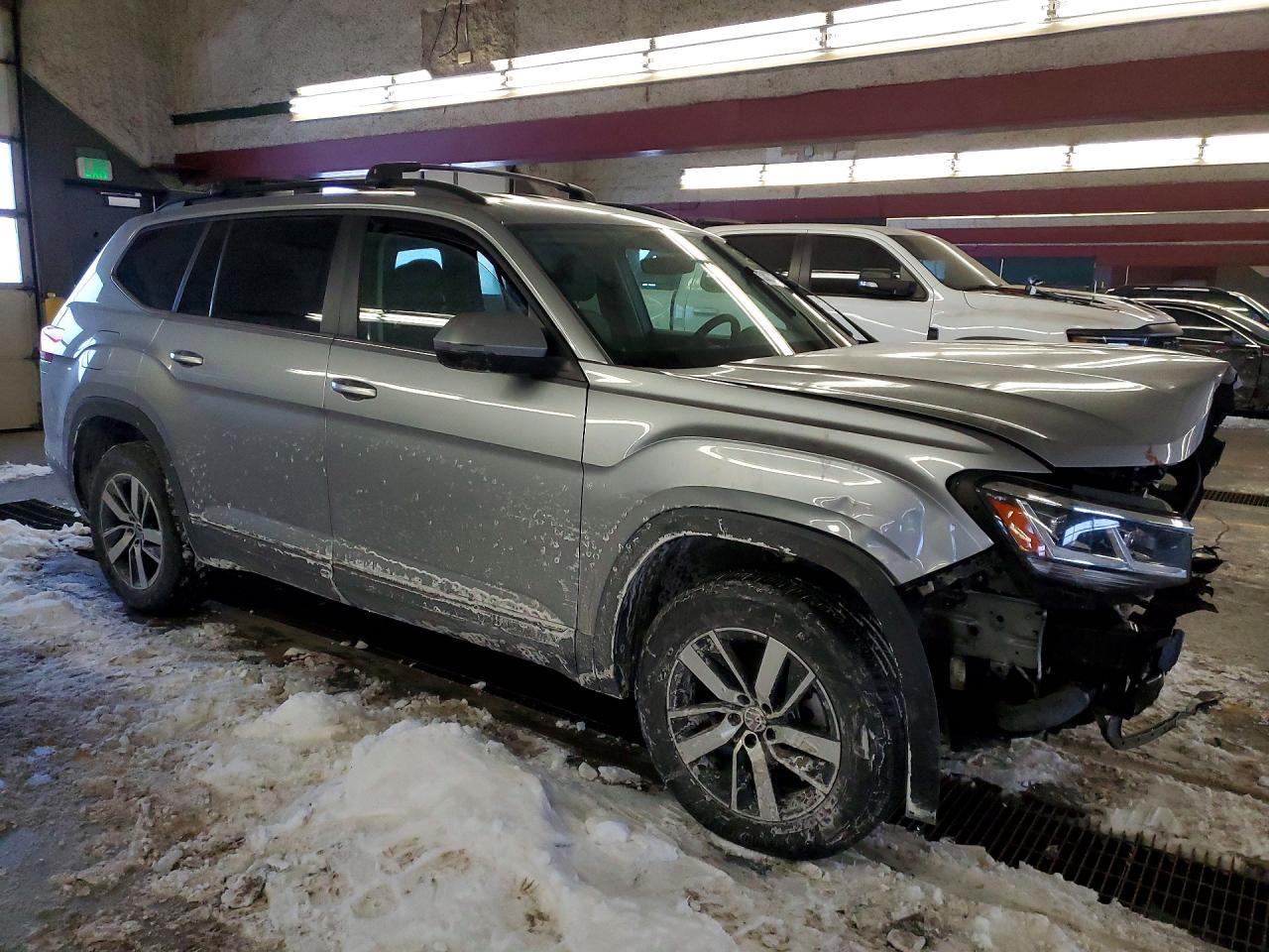 2022 Volkswagen Atlas Se - Image 4