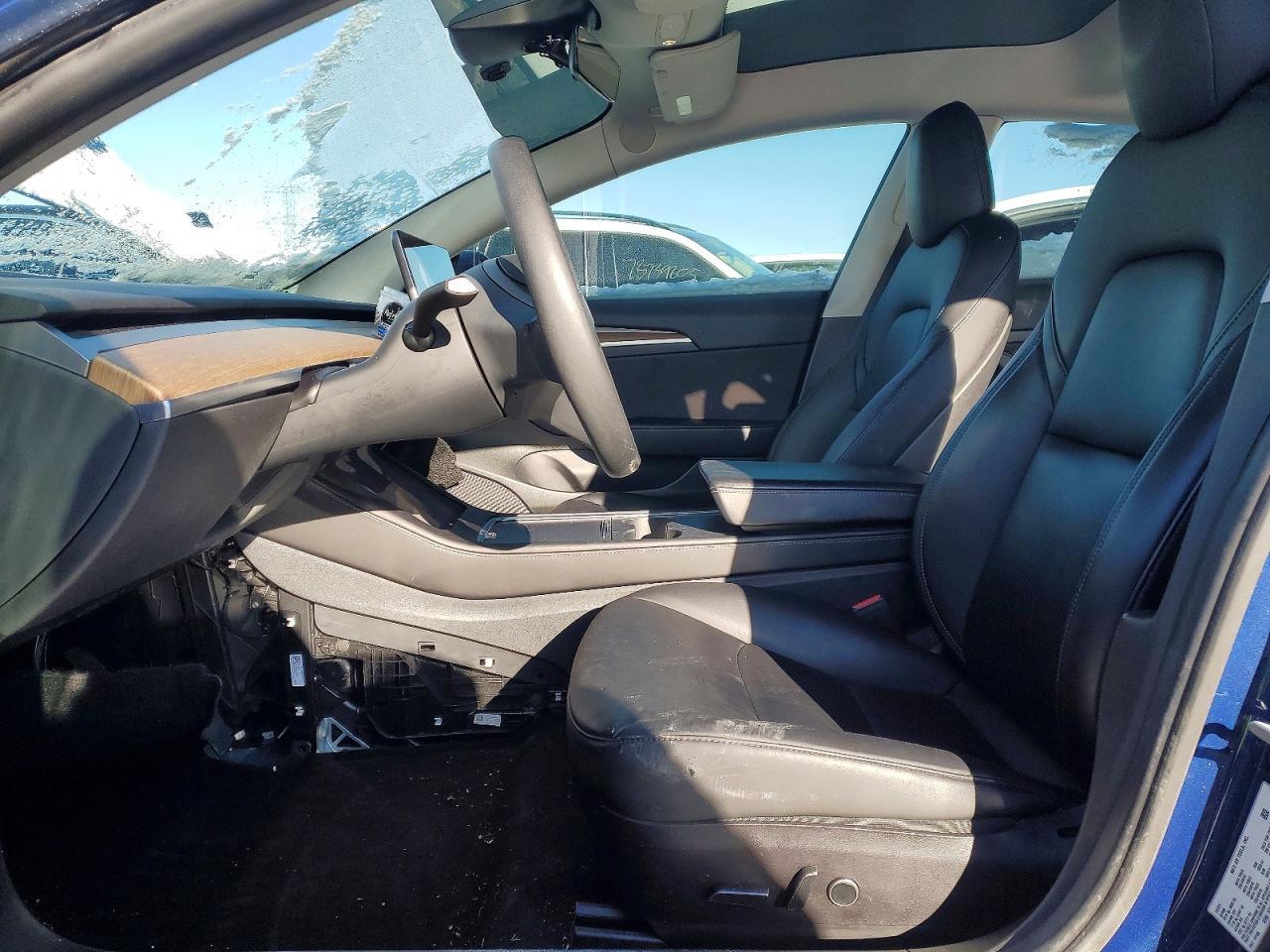 2022 Tesla Model 3 - Image 7