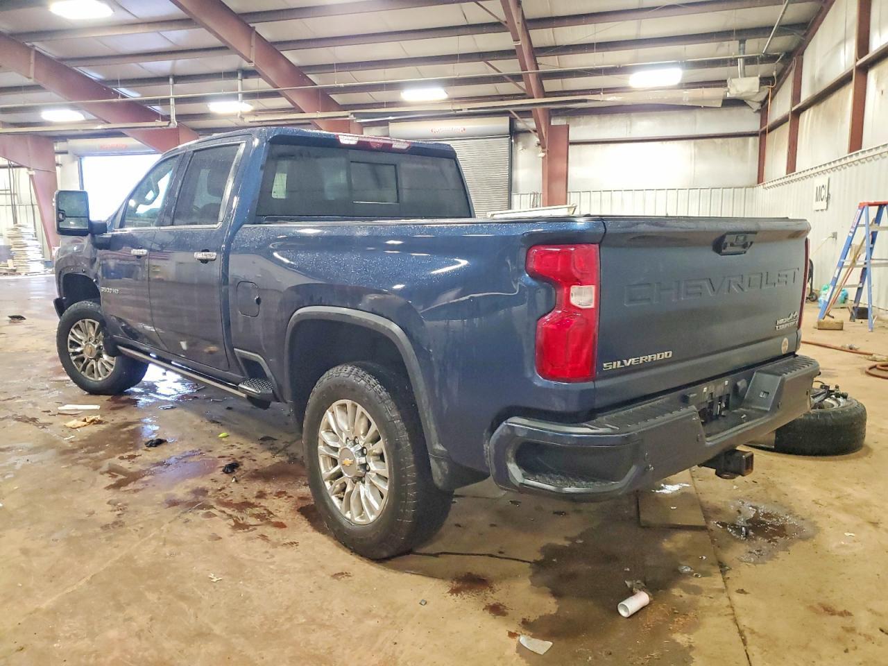 2023 Chevrolet Silverado K3500 High Country - Фото 2