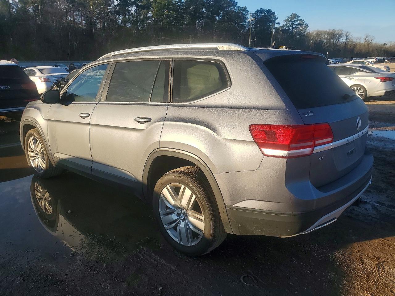 2019 Volkswagen Atlas Se - Image 2