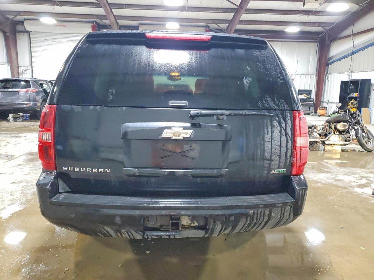 2010 Chevrolet Suburban K1500 Lt - Image 6