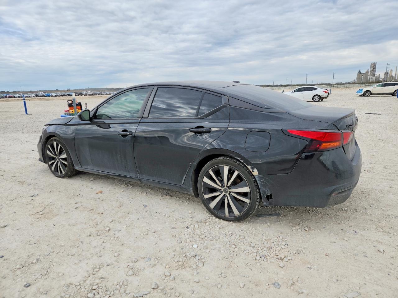 2022 Nissan Altima Sr - Фото 2
