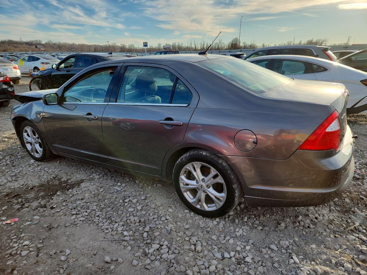 2012 Ford Fusion Se - Фото 2