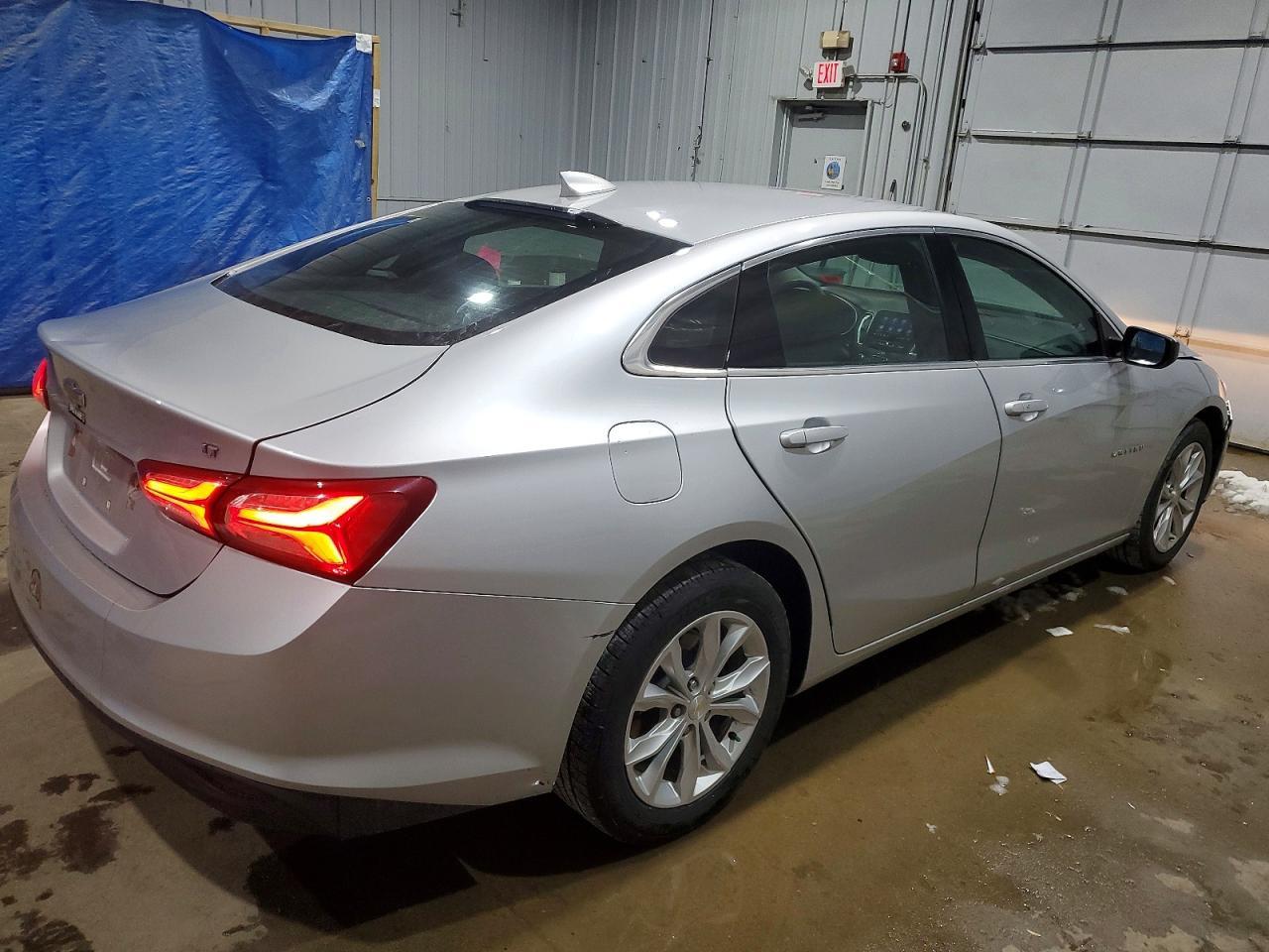 2022 Chevrolet Malibu Lt - Image 3